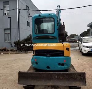 Mini-excavatrice KUBOTA KX135 d'occasion du Japon, 3,5 tonnes, performances optimales avec composants essentiels : moteur, pompe, roulement, boîte de vitesses - Product Image 3