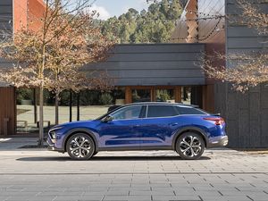 Venta al por mayor 2023 Citroen <span class=keywords><strong>C5</strong></span> X Hatchback 1,6 T 175hp 8AT 5 asientos coche de gasolina Citroen <span class=keywords><strong>C5</strong></span> X coche nuevo para la venta - Product Image 2