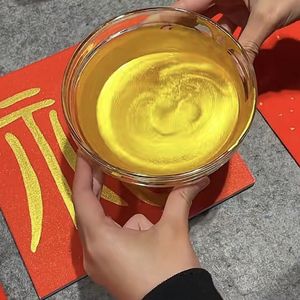 Poudre de mica d'or pailleté pour le revêtement, pigment de perle d'or pour la résine époxyde de <span class=keywords><strong>peinture</strong></span> de <span class=keywords><strong>mur</strong></span> de meubles - Product Image 2