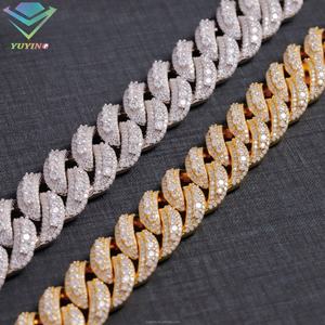 Cadena Cubana con Moissanita Grande en el Centro, 14/16/18 mm, Chapada en Oro S925, VVS, Cadena Cubana con Diamantes de Moissanita - Product Image 5