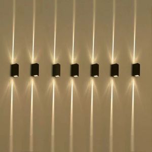 Éclairage Mural Extérieur LED IP65 Étanche à Succès, Magnifique et Personnalisé pour Jardins et Façades de Maisons - Product Image 2