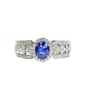 Anello Geometrico Traforato di Lusso per Donne, Gioiello da Dito Vintage alla Moda - Product Image 1