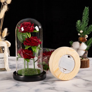 Regalo di <span class=keywords><strong>Natale</strong></span> e San Valentino Tre Rose Finte Sotto Campana di Vetro con Luce a <span class=keywords><strong>LED</strong></span> Decorativa - Product Image 4