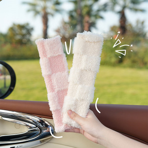 Protector de hombro para cinturón de seguridad de coche, funda suave y esponjosa para todas las estaciones, accesorio para cinturones de seguridad - Product Image 4