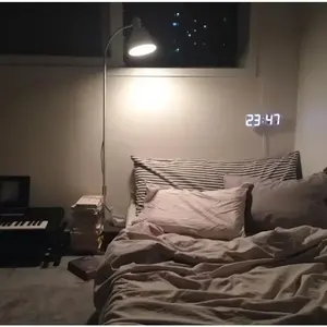 Réveil numérique 3D à LED Horloge de bureau à domicile Décoration Horloge murale électronique Décorations de bureau Décoration de table de chevet de chambre à coucher - Product Image 5