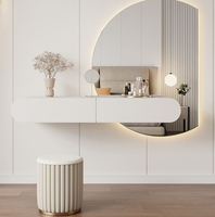 Nouvelle conception de coiffeuse murale avec miroir de maquillage intégré, miroir pleine longueur anti-buée à LED rétroéclairé pour chambre à coucher