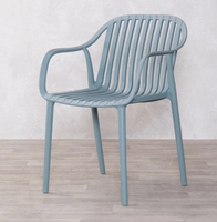 Chaise de jardin/de repas extérieure de style victorien, imperméable, en plastique PP coloré avec accoudoirs, empilable et légère