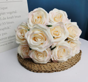 Rose di Seta Bianche e <span class=keywords><strong>Rosa</strong></span> Fatte a Mano con 9-11 Petali e 7-9 Teste, Prezzo di Fabbrica, per Matrimoni, San Valentino, Festa della Mamma, Laurea, Pasqua - Product Image 4
