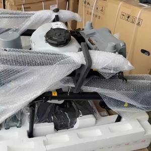 UAV agricole T50 à haute efficacité, débit de pulvérisation de 16 L/min, débit de distribution de 108 kg/min, opération rapide sur le terrain, engrais liquide - Product Image 4