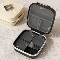 Nouvelle arrivée : Boîte à médicaments portable de voyage, organiseur de pilules pour 7 jours avec double couche et 7 compartiments pour une protection contre l'humidité