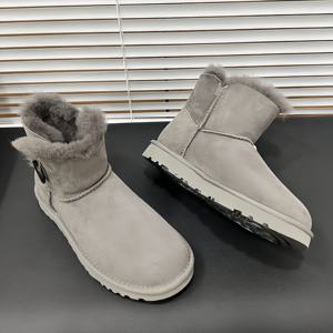 Botas de Nieve UGG de Lujo para Mujer, Cálidas y Elegantes, con Plataforma, Forro de Lana, Suela Gruesa y Cierre de Botones - Product Image 4