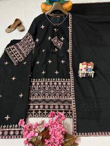 Ensemble Kurti et pantalon 3 pièces de créateur en tissu de coton et soie romaine avec broderie Zari, vêtements ethniques prêts-à-porter, tailles plus, costumes pakistanais - Product Image 3