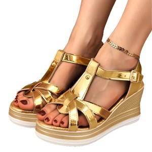 Nouvelles sandales compensées dorées de style européen et américain pour l'été, à semelle épaisse avec plateforme imperméable, style coréen, avec un - Product Image 4