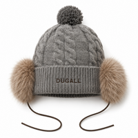 Bonnet en tricot personnalisé avec logo brodé, protection des oreilles, pompon et accessoires en corde pour femme, idéal pour l'hiver et les activités de plein air – Vente en gros directe usine