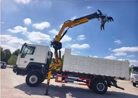 Grúa Hidráulica Montada en Camión SINOTRUCK SHACMAN HOWO, Máquina Versátil de Alta Resistencia para Manipulación de Madera con Garra Giratoria