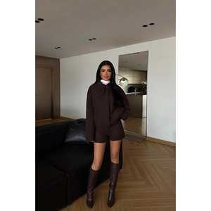 Conjunto de 2 piezas de modal para mujer Lady's Dark Coffee Marner con pantalones cortos por encima de la rodilla y top holgado, conjunto a juego para invierno - Product Image 3