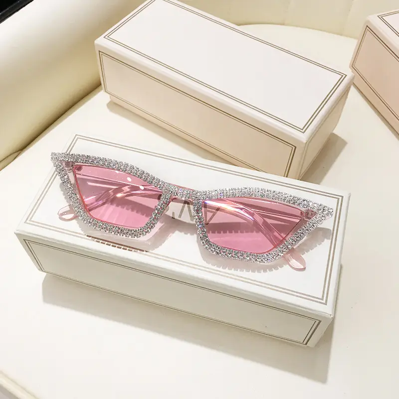 Oculos Feminino Rhinestone Sun Glasses Female Disco Dancing Eyewear Shades Triangular Cat Eye Sunglasses