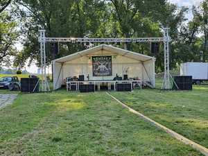 Plataforma de Escenario Portátil de Acero y Madera con Estructura de Aluminio de 1.22x1.22m y 2x1m, Soporte para Tambor, Muebles de Madera para Conciertos - Product Image 4