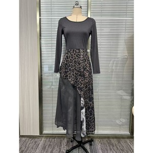 Nuovo <span class=keywords><strong>Abito</strong></span> Lungo <span class=keywords><strong>in</strong></span> <span class=keywords><strong>Maglia</strong></span> a Costine con Stampa Leopardata Effetto Carbone, Strato Superiore a Pieghe Asimmetriche, Stile Boho Casual Elegante, Collezione Primavera 2026 - Vendita all'Ingrosso - Product Image 6