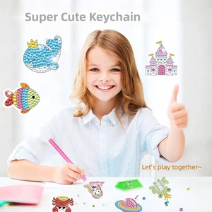 Porte-clés de peinture diamantée style dessin animé moderne, DIY pour enfants, en acrylique, boîte mystère transfrontalière, autocollant artistique HOLEHOLE, Stock Lu Hua Art - Product Image 1