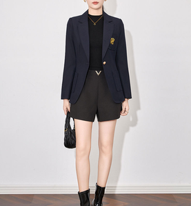 <span class=keywords><strong>Veste</strong></span> de costume <span class=keywords><strong>bleu</strong></span> <span class=keywords><strong>marine</strong></span> pour <span class=keywords><strong>femme</strong></span>, vente chaude, avec broderie et boutons dorés, élégante, coupe ajustée, <span class=keywords><strong>veste</strong></span> de bureau décontractée pour <span class=keywords><strong>femme</strong></span> - Product Image 1