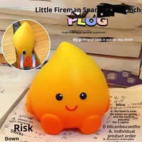 Cadeaux de fête en gros HR23-26 Petit pompier jouet à presser, figurine en plastique anti-stress pour le bureau, cadeau décoratif pour tous les âges