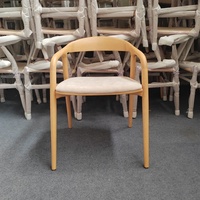 Bas prix Restaurant noyer couleur chêne massif cadre en bois accoudoir chaise de salle à manger chaises de café