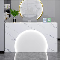 Comptoirs de caisse en bois modernes et simples, petites tables de bar, bureaux de réception pour hôpitaux et centres commerciaux, pour les supermarchés de vêtements, les salons de beauté et les bureaux