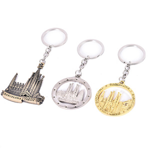 พวงกุญแจโบสถ์บาเซโลนาสเปนพวงกุญแจโลหะสังกะสีอัลลอยสีทองแบบย้อนยุค - Product Image 6