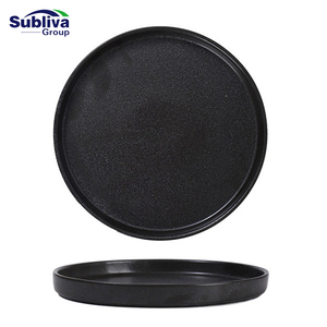 Lijado Negro Borde Vertical Profundo Plato Redondo 22,4 cm - Product Image 2