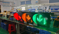 Feu de signalisation routière solaire LED pour piétons, 200 mm 300 mm, hors réseau, pour routes rurales et rues urbaines, IP65, pour système de contrôle de la circulation