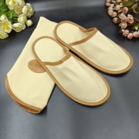 Chaussons d'hôtel jetables personnalisés avec logo, en cuir PU, antidérapants, à semelle épaisse et douce, chaussons de luxe pour les clients des spas et des hôtels