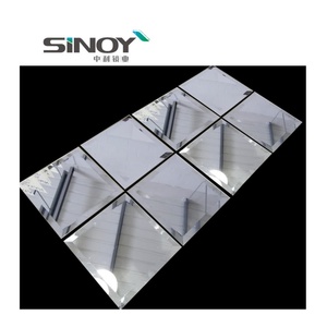 Miroir de salle de bain élégant, surface polie, résistant à l'eau, sans cadre - Product Image 3