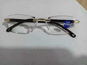 Venta al por Mayor <span class=keywords><strong>Gafas</strong></span> de Lectura sin Montura para Hombre y Mujer para Ver de Lejos y de Cerca con Antiluz Azul y para la <span class=keywords><strong>Presbicia</strong></span> con Armazón de PC a <span class=keywords><strong>Precio</strong></span> Económico - Product Image 4