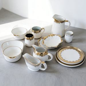 Ensemble de <span class=keywords><strong>vaisselle</strong></span> en céramique plaquée or, bols et assiettes, <span class=keywords><strong>porcelaine</strong></span> blanche pour restaurant et hôtel de luxe - Product Image 2