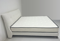 Cadre de lit rembourré Japandi avec tête de lit capitonnée, mobilier de chambre moderne