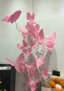 Farfalla artistica in carta tinta fatta a mano per la decorazione di nozze - Product Image 3