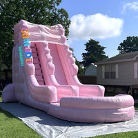 Toboggan aquatique gonflable rose à double piste avec piscine, idéal pour les fêtes aquatiques, toboggan de parc aquatique gonflable et souffleur inclus