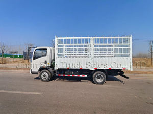 <span class=keywords><strong>4X4</strong></span> HOWO MINI Cargo Trucks <span class=keywords><strong>Camion</strong></span> de clôture léger adapté au conteneur - Product Image 3