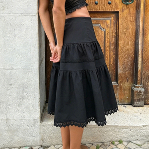 Falda de color liso con corte ajustado y encaje estilo dulce y femenino – Falda midi informal - Product Image 5