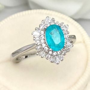 Anillo de Halo con Circonitas Redondas Baguette en Plata de Ley Art Deco, Anillo de Compromiso con Turmalina Paraiba Ovalada en Plata S925 - Product Image 2