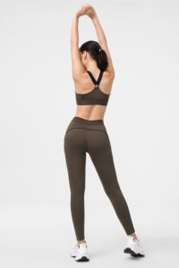 Conjunto de Dos Piezas: Sujetador Deportivo Cómodo y Pantalones Deportivos de Cuello Ancho - Product Image 6