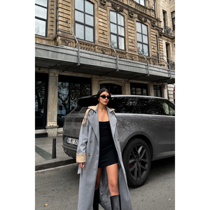 Abrigo Gris para Mujer con Cuello y Puños Beige - Product Image 3