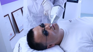 Dispositivo de Depilación Láser de Diodo <span class=keywords><strong>Taibo</strong></span> Beauty de 4 Longitudes de Onda y 808nm con Enfriamiento y Mango Intercambiable para Uso Comercial - Product Image 3