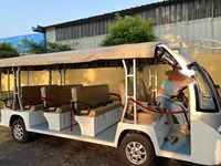 Voiture électrique touristique à batterie au lithium 72V, 14 places, bus de tourisme, navettes de tourisme utilisées dans les zones fermées