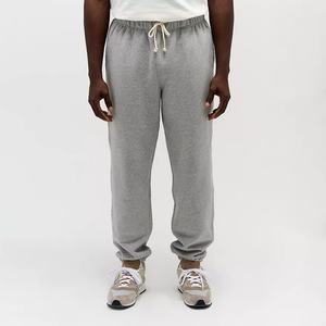 กางเกงวอร์มออกกำลังกายผู้ชายสีเทา ระบายอากาศได้ดี ผลิตขายส่ง รับสกรีนโลโก้ตามแบบ - Product Image 3
