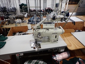 Nouvelle version originale Brother NEXIO T-8722D Machine à coudre à double aiguille à entraînement direct avec grand crochet et coupe-fil - Product Image 2