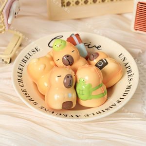 Juguetes Antiestrés de TPE, Mini Figuras de Capibara para Decoración de Escritorio de Oficina, Unisex, de 8 a 13 Años - Product Image 2