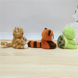 Peluche a Forma di Fagiolo, Adorabile Compagno da Scrivania, Mascotte Imbottita Artigianale di <span class=keywords><strong>Panda</strong></span> e Procione - Product Image 4