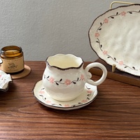 Service de table en céramique peinte à la main style ferme, vaisselle en porcelaine faite à la main d'inspiration vintage, assiettes et bols à glaçure sésame, tasses
